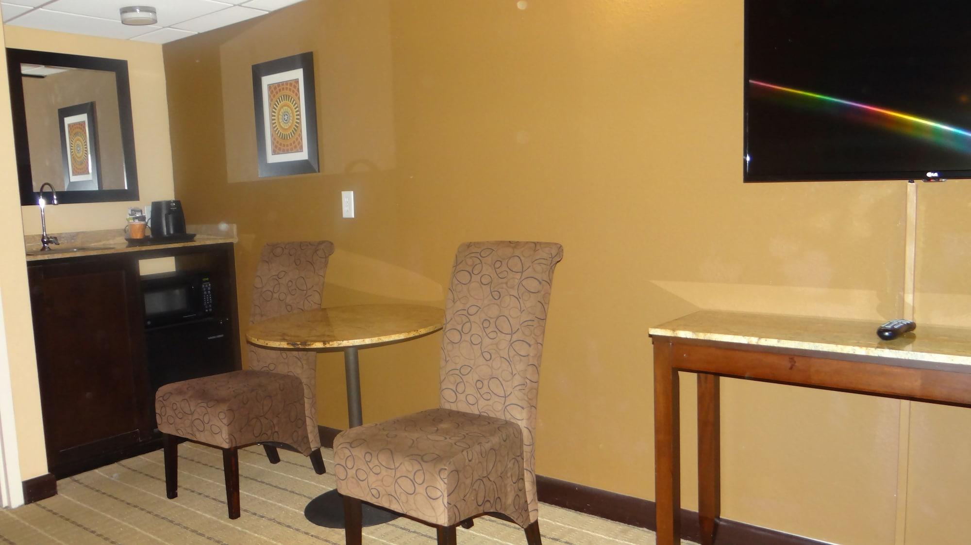 Wyndham Garden Oklahoma City Resort & Conference Hotel Near Airport, Fairgrounds Paycom & I40 Экстерьер фото