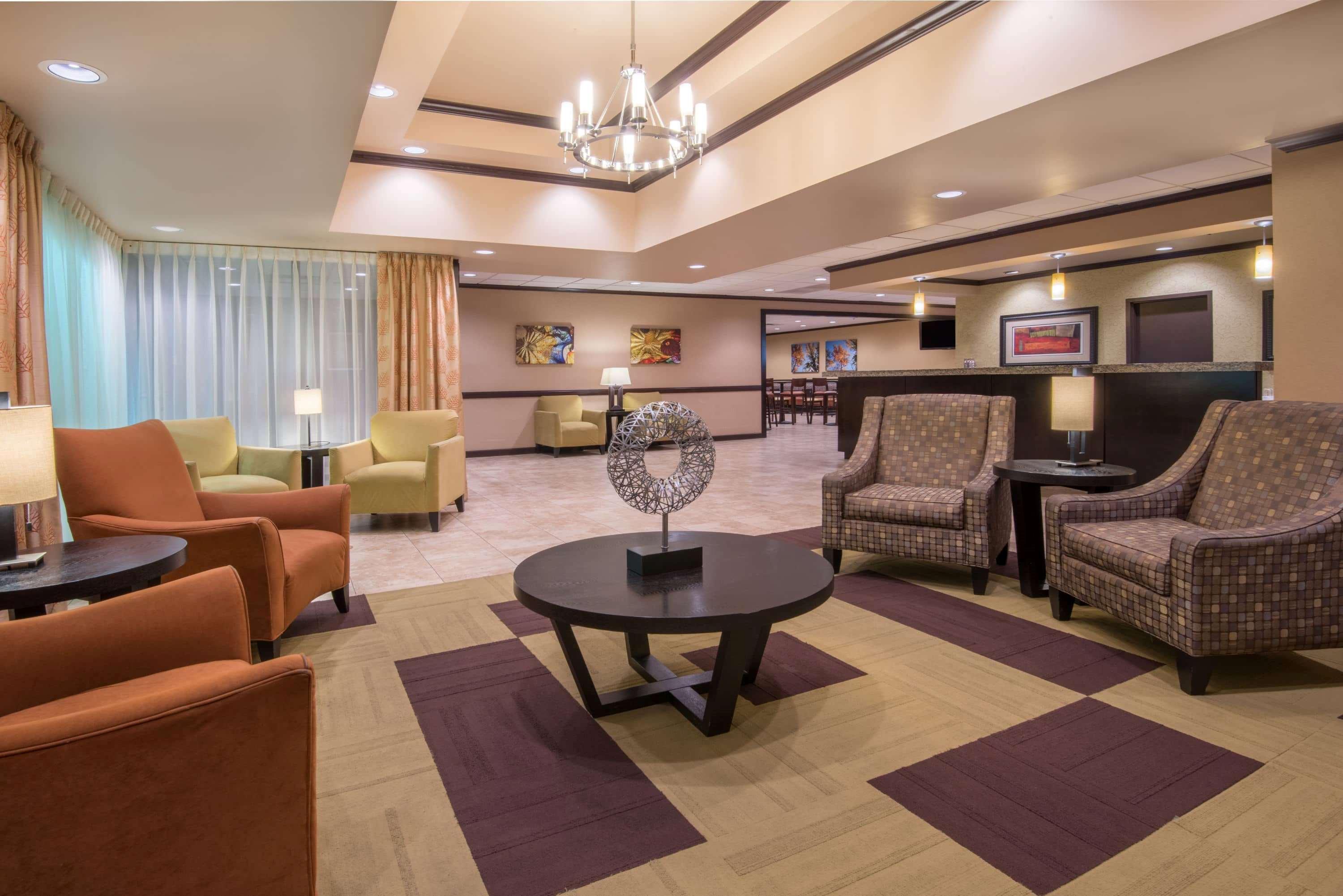 Wyndham Garden Oklahoma City Resort & Conference Hotel Near Airport, Fairgrounds Paycom & I40 Экстерьер фото