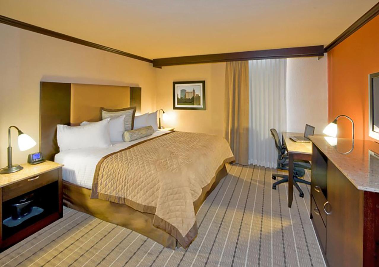 Wyndham Garden Oklahoma City Resort & Conference Hotel Near Airport, Fairgrounds Paycom & I40 Экстерьер фото