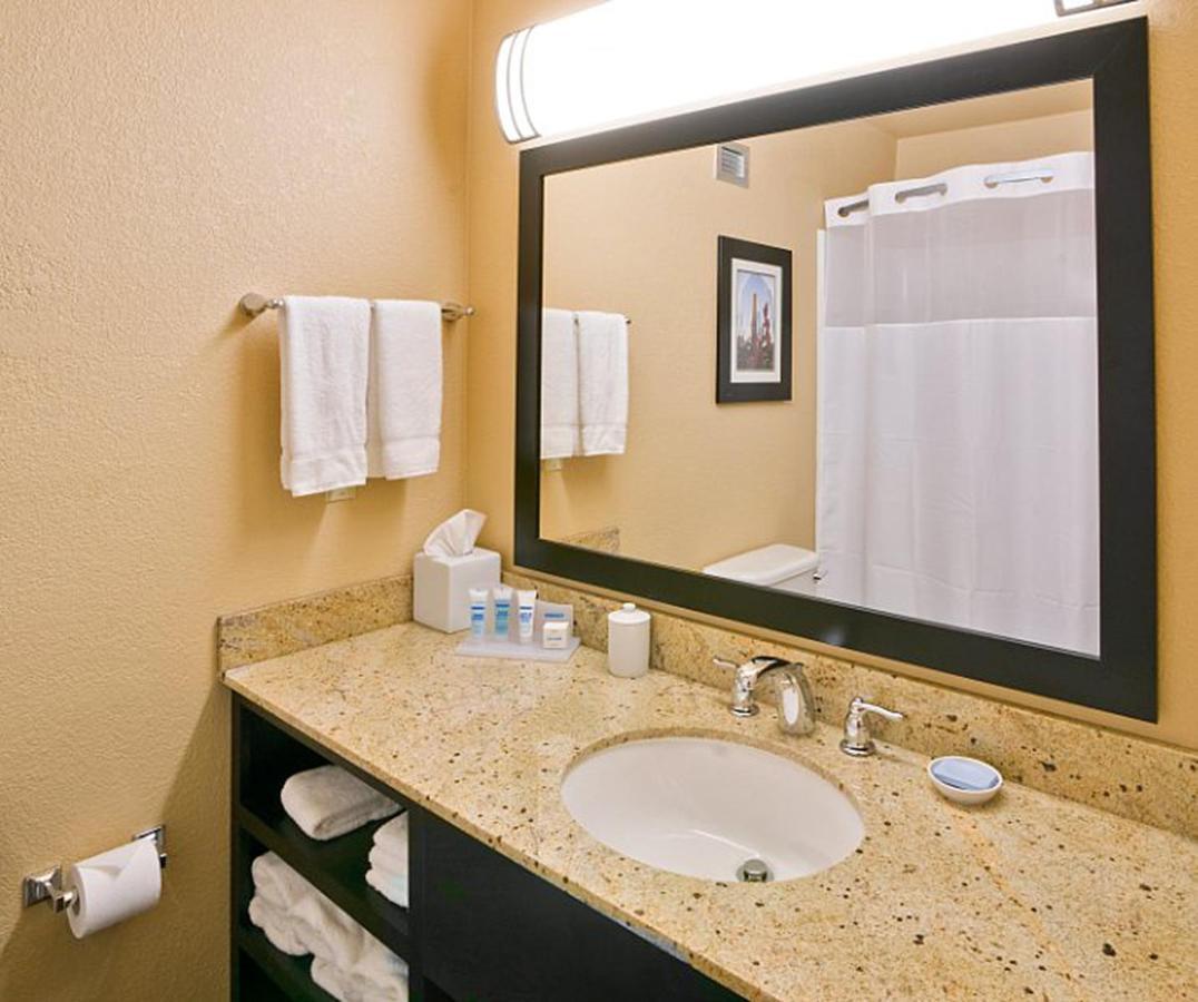 Wyndham Garden Oklahoma City Resort & Conference Hotel Near Airport, Fairgrounds Paycom & I40 Экстерьер фото