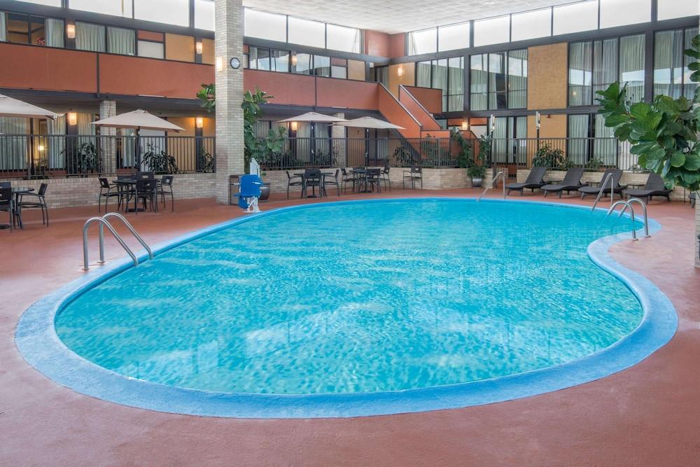 Wyndham Garden Oklahoma City Resort & Conference Hotel Near Airport, Fairgrounds Paycom & I40 Экстерьер фото